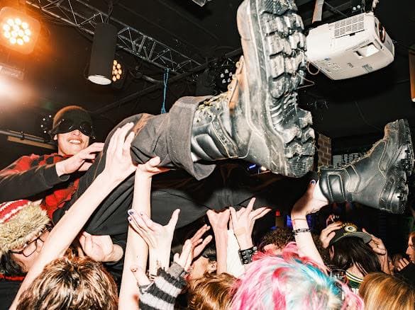 641369183 1631581248461461 4091582568658524049 N (ROCKING4DOLLARS)