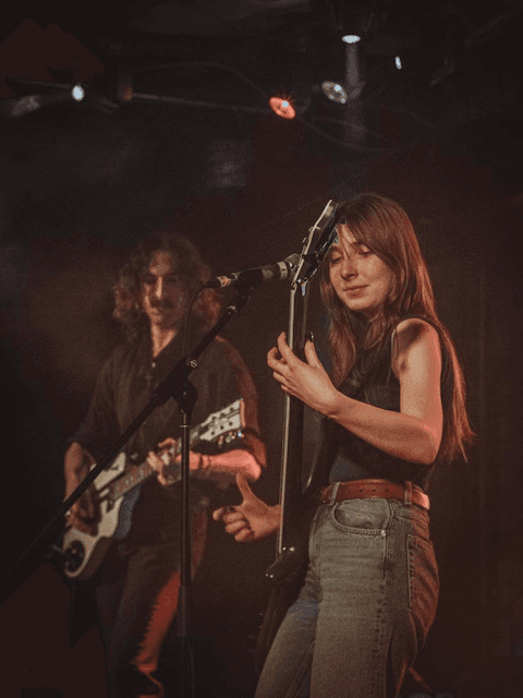 A2253B5F 0A72 46AF 8256 EFDCCD0BFF68 (Dickens Pub Tori Morley Juliez Andrews)